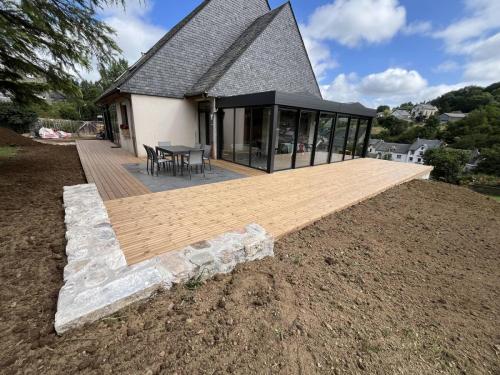 Terrasse bois en thermopin et grès cérame